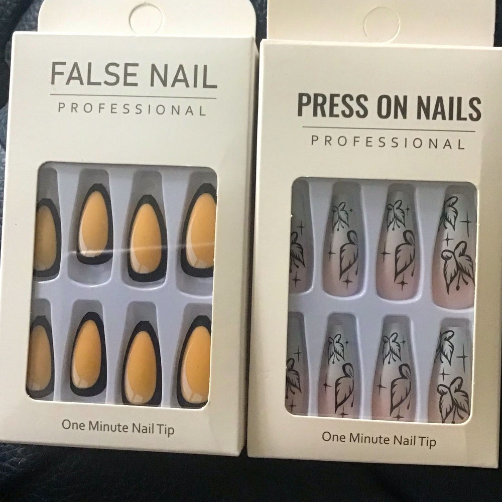 False Nail Professional Nail Set Of Two 2  Almond Texture Cartoon 252. Butterfly
